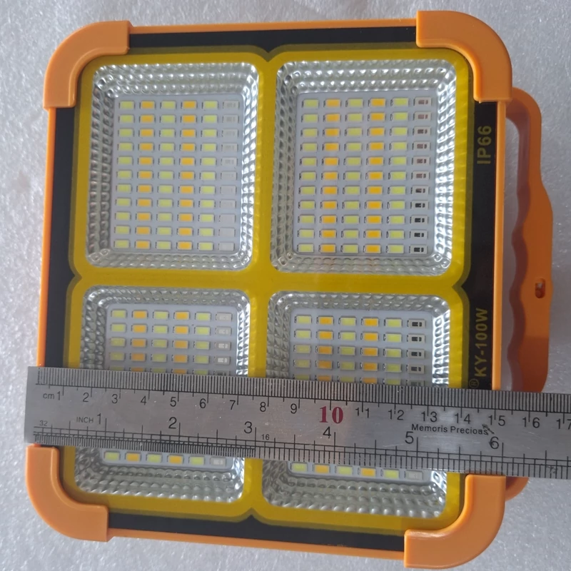 پرژکتور 100w شارژی با پنل خورشیدی IPدار (6 باتری)